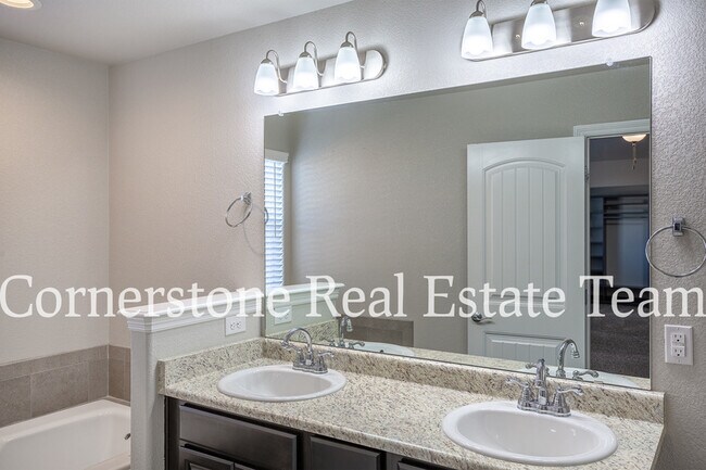 Building Photo - 10758 Saco Dr