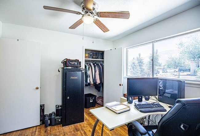 Building Photo - Spacious 3 Bedroom home with Solar Panels