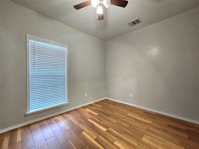 Building Photo - 6 Sunflower Cir