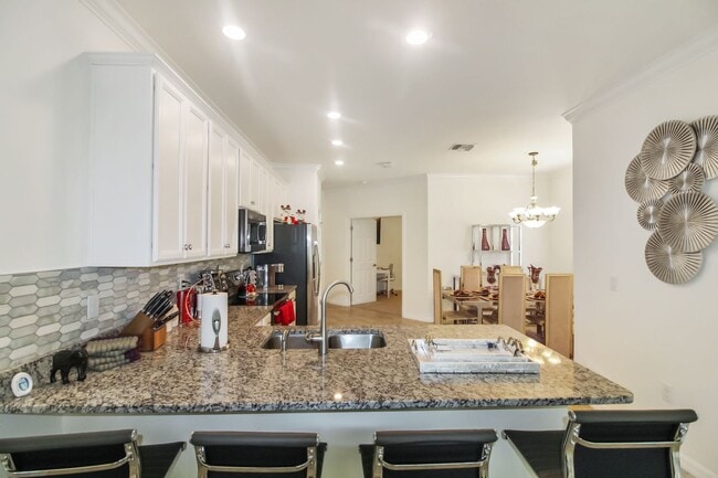 Building Photo - 9937 Haze Dr