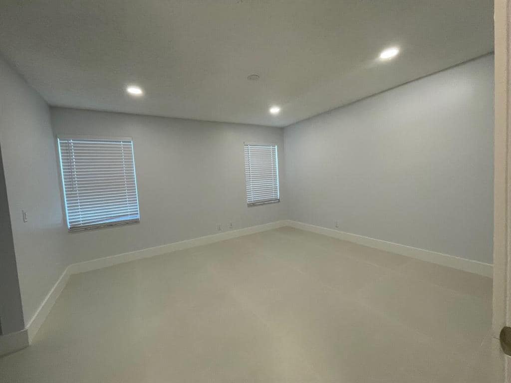 Building Photo - 1630 Zenith Way