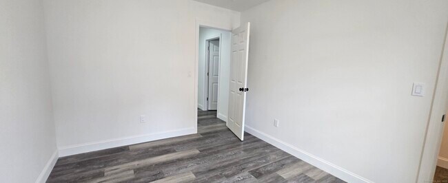 Building Photo - 409 Woodmont Ave