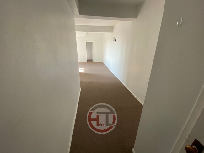 Building Photo - 1595 Unionport Rd