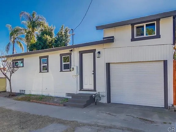 Side of house view - 3596 44th St