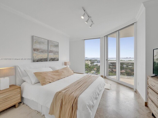 Building Photo - 4779 Collins Ave