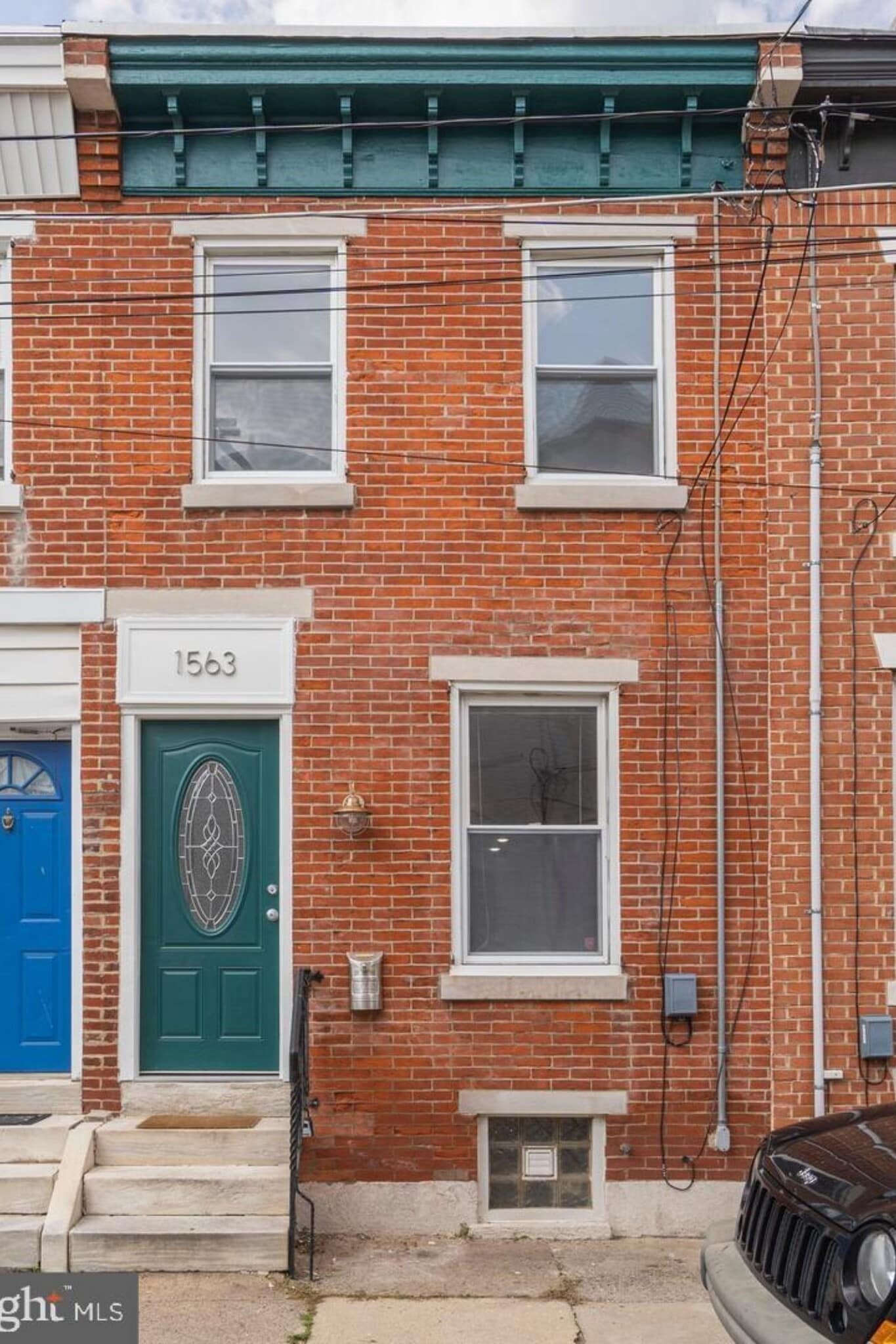 Building Photo - 1563 E Hewson St