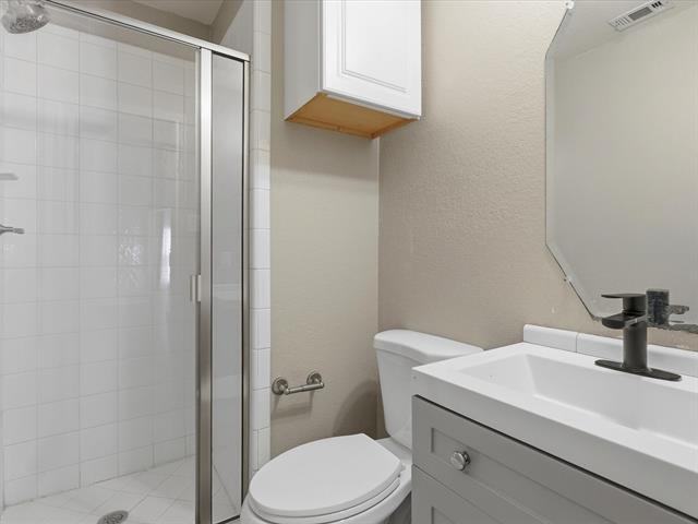 Building Photo - 408 Cave River Dr