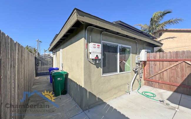 Building Photo - Studio in Oceanside!