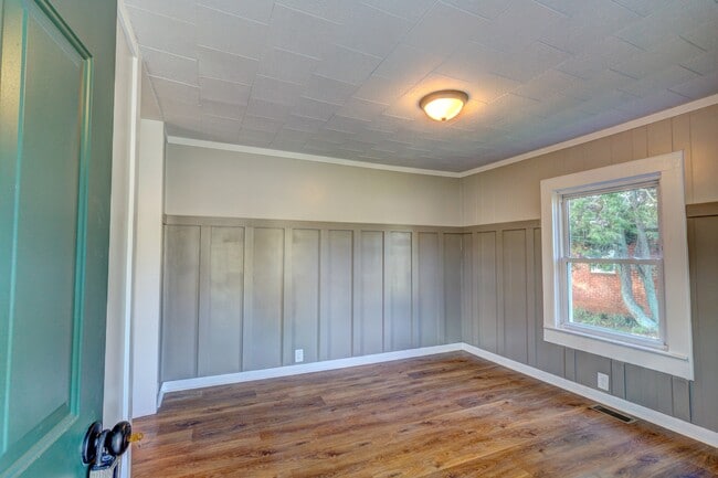 Building Photo - 1286 Fallston Rd