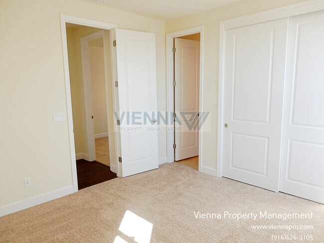 Building Photo - 1062 Yucca Dr