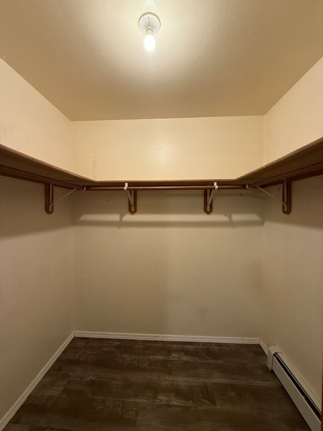 Building Photo - 9260 Roy St