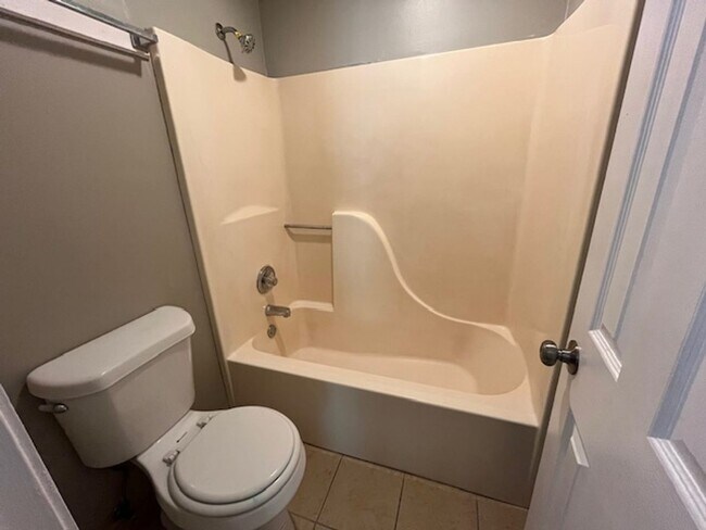 Building Photo - Renovated 3 Bedroom 2 Bath Home with 2 Car...