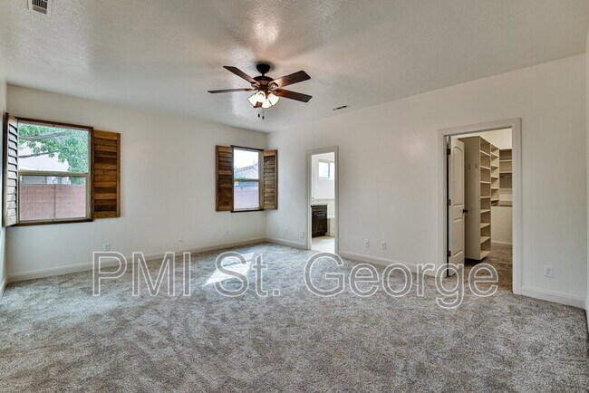 Building Photo - 2478 E Springs Dr