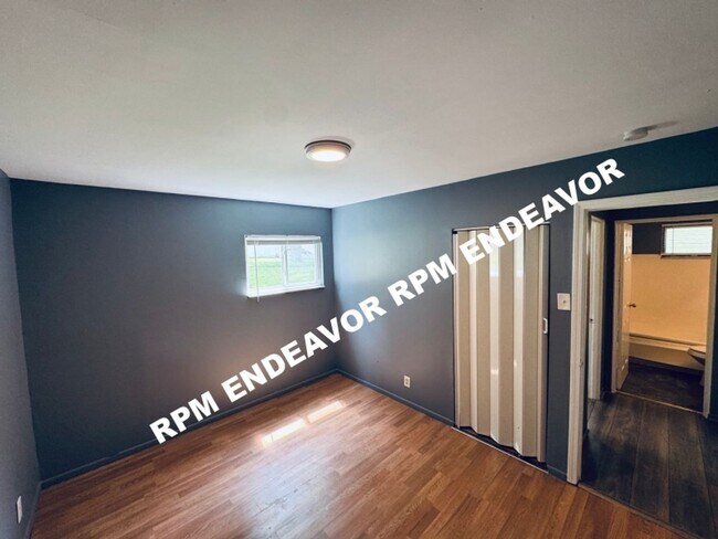 Building Photo - 3-bedroom Move-In Ready with Covered Outdo...