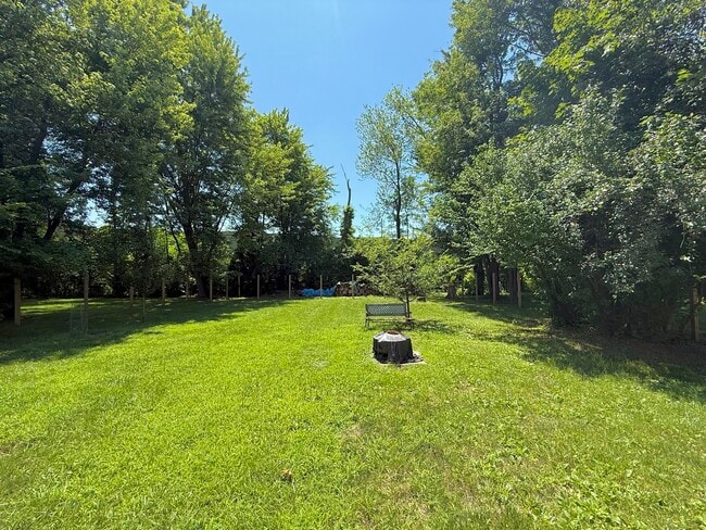 Building Photo - 47 Beechwood Rd