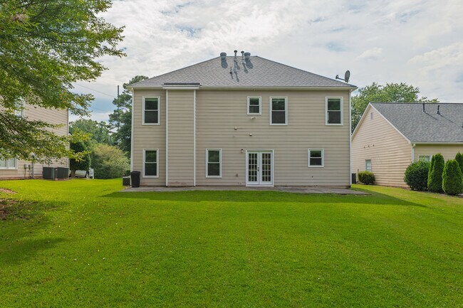 Building Photo - 315 Foe Creek Dr
