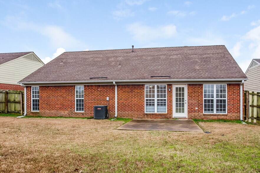 Building Photo - 1720 Cherry Creek Dr