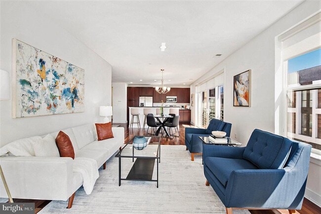 Building Photo - 600 S 24th St