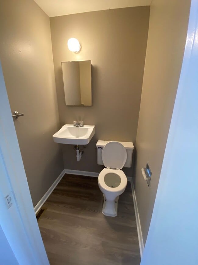 Building Photo - 1840 Homer Dr