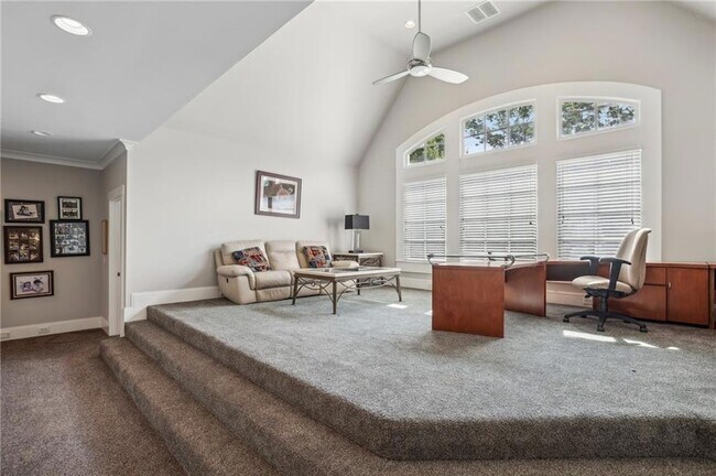 Building Photo - 6285 Aberdeen Dr NE