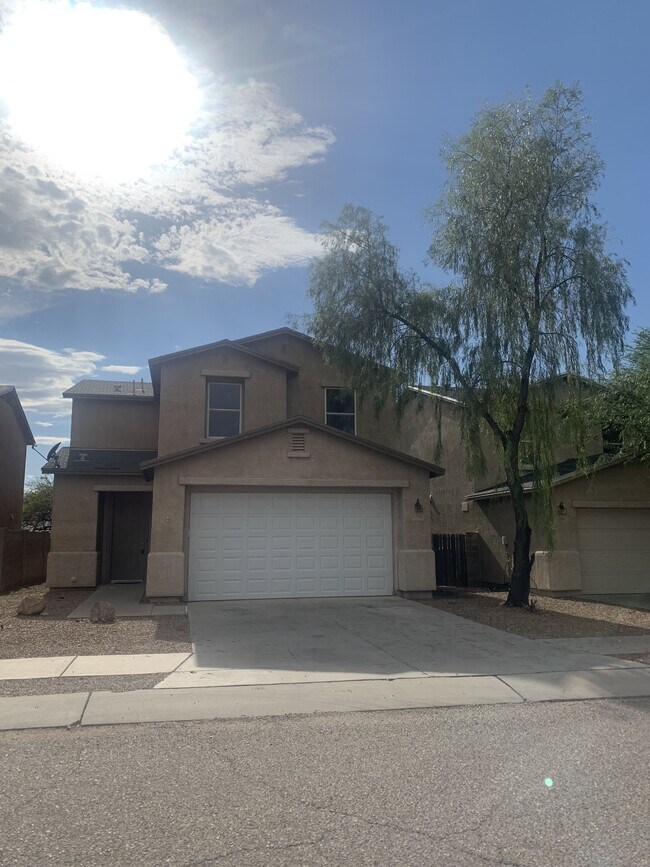 Building Photo - 6796 S Parliament Dr