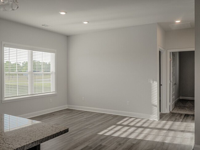 Building Photo - 206 Aunt Bee Blvd