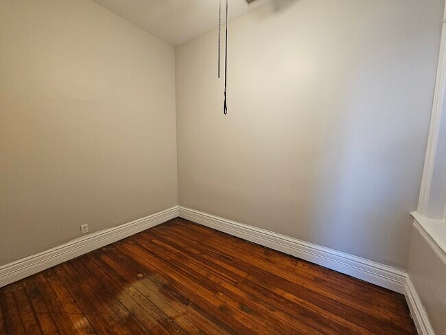 Building Photo - 2000 S Ashland Ave