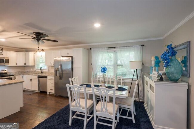 Building Photo - 1025 Hilburn Dr SE