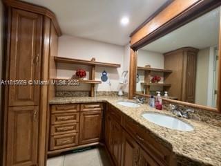 Building Photo - 3301 N Country Club Dr