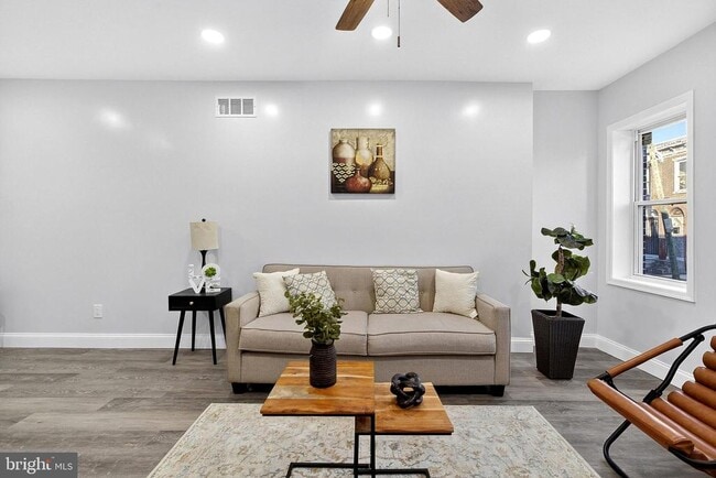 Building Photo - 903 Kirkwood St