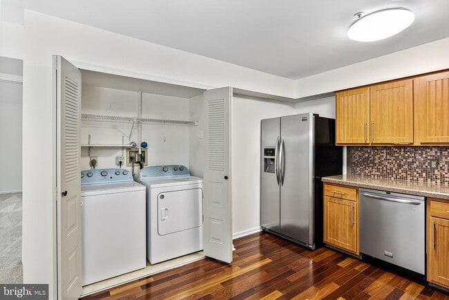 Building Photo - 1126 Chanticleer