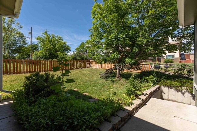 Building Photo - 5260 Wyandot St