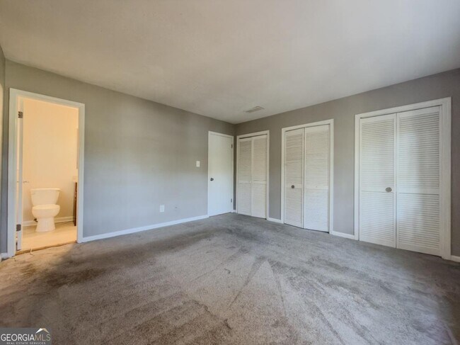 Building Photo - 518 Barbashela Cir