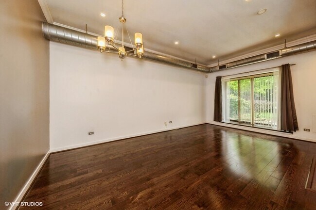 Building Photo - 4537 S Drexel Blvd