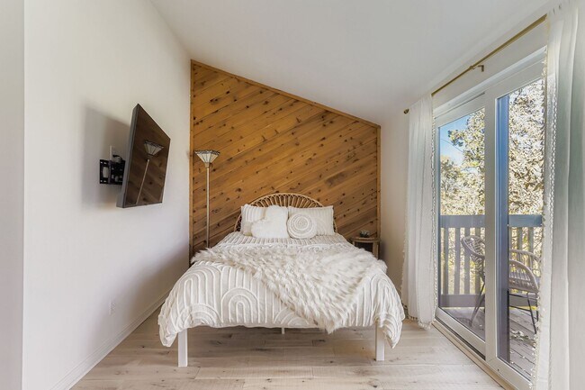 Building Photo - Idyllic West Boulder 2BDR Furnished Home