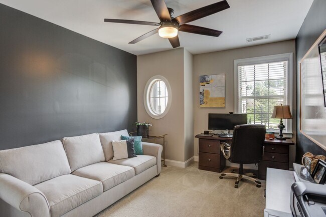 Building Photo - 1450 Edgebrook Ct NE