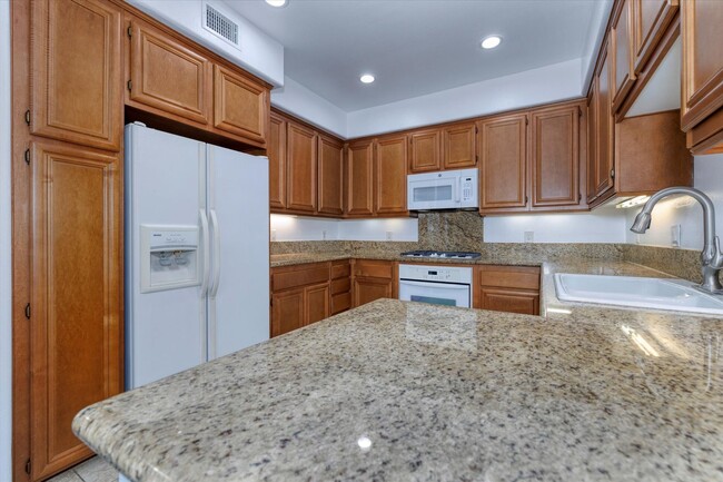 Building Photo - 2 Bed | 2 Bath | 1,293 Sq Ft