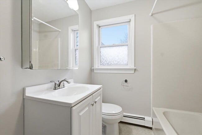 Building Photo - 888-890 Belmont Street