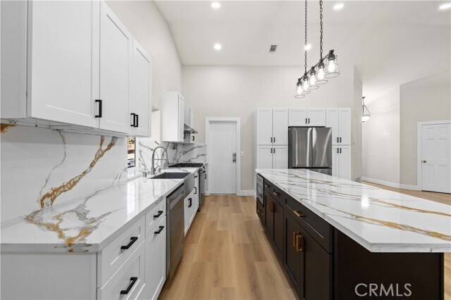 Building Photo - 1008 E Avenue J7