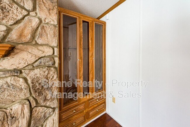 Building Photo - 3244 Thompson Heyward Dr