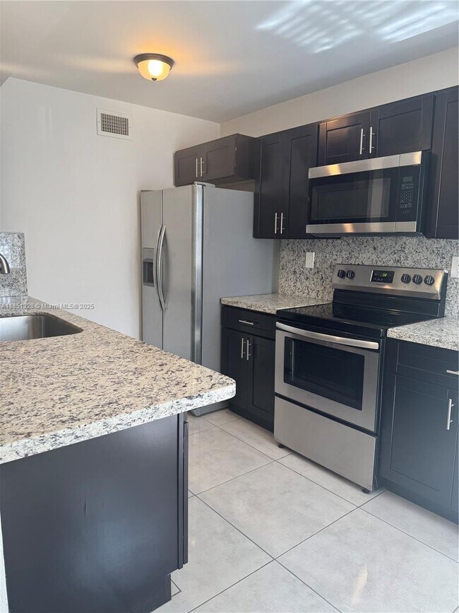 Building Photo - 4666 NW 97th Pl