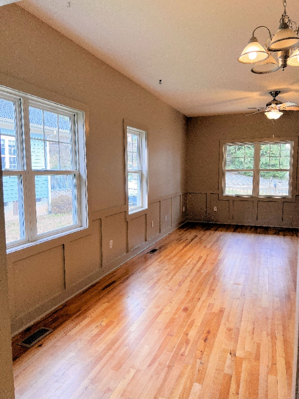 Building Photo - 205 Wellington St