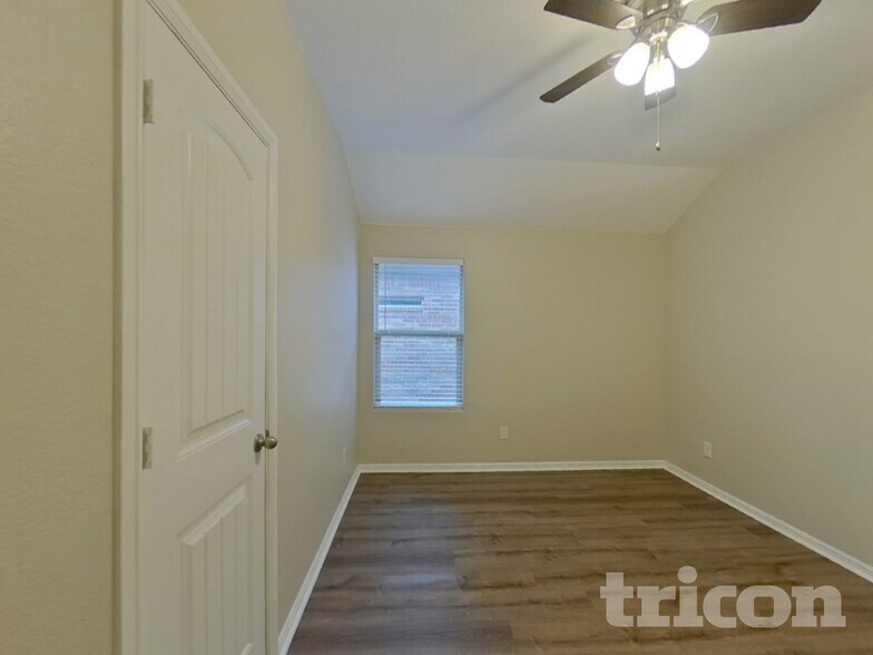 Building Photo - 752 Rutherford Dr