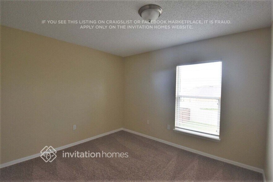 Building Photo - 3876 La Flor Dr