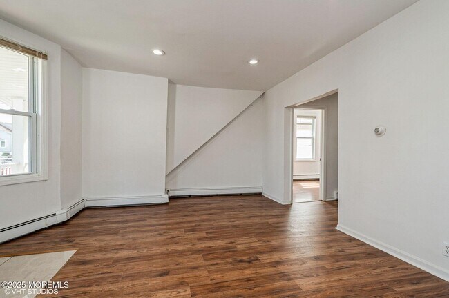 Building Photo - 118 Joline Ave
