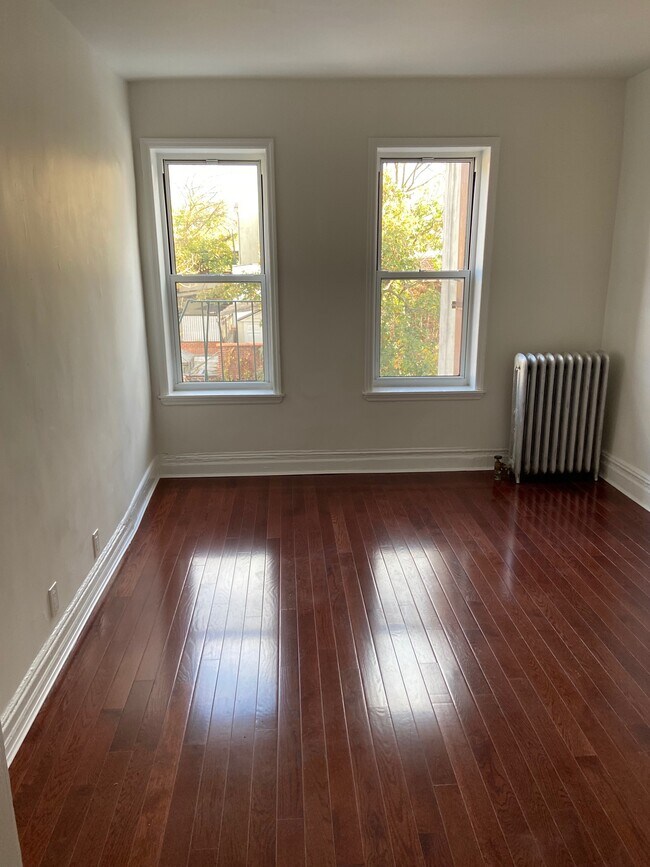 Primary Photo - 4413 New Utrecht Ave