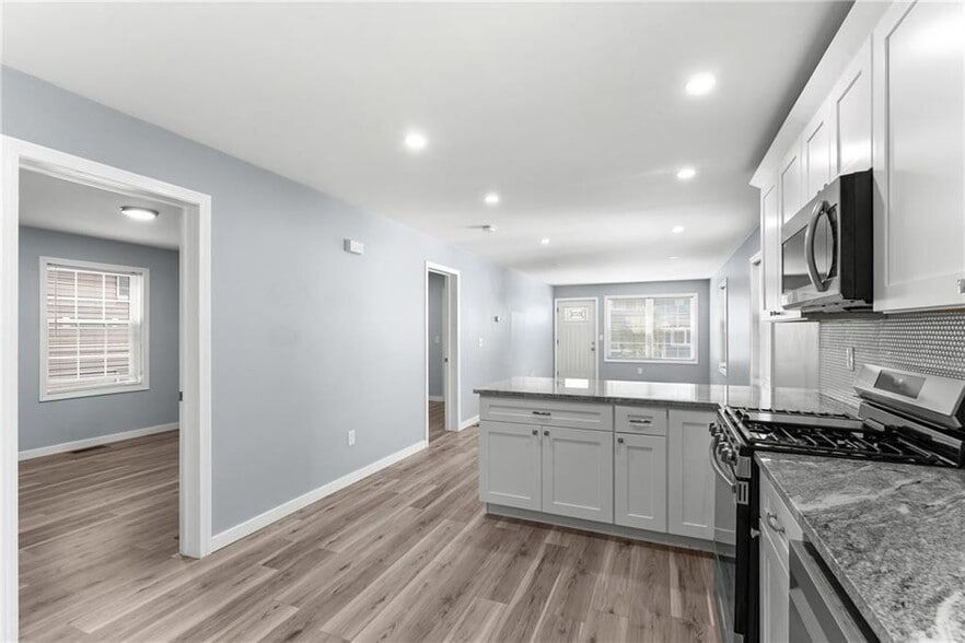 Building Photo - 119 Bowdoin St