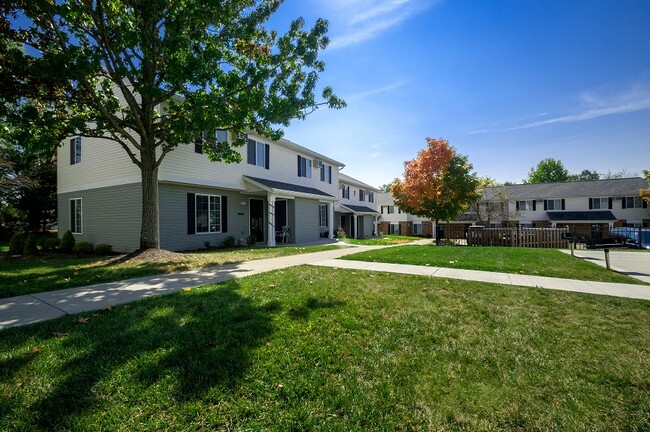 Building Photo - Carrollton Crest Apartments