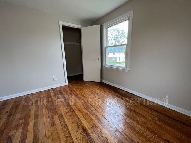 Building Photo - 1310 E 25th Ave