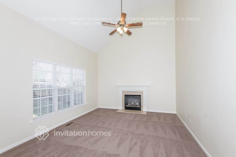 Building Photo - 16908 Glassfield Dr